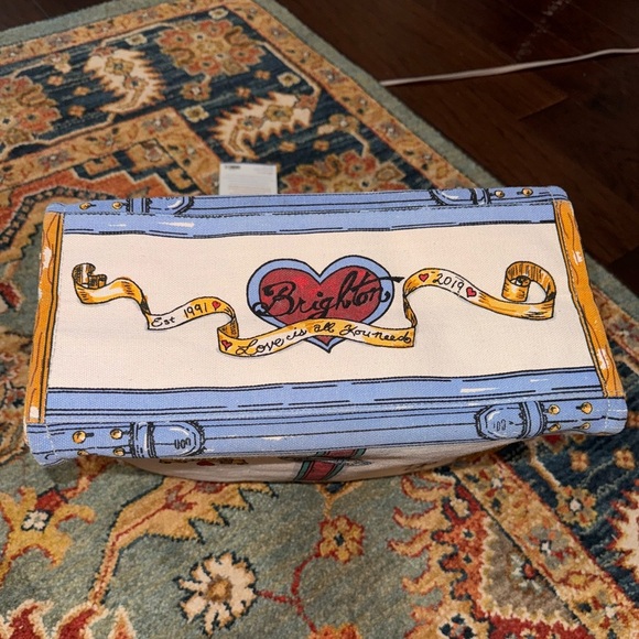 Brighton NWT In Love We Trust Exclusive Tom Clancy Artwork Queen of Hearts Tote - Picture 7 of 15